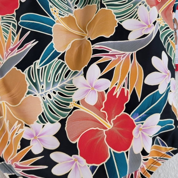 Hurley Women's One-piece Floral Swimsuit NWT. - Picture 8 of 9